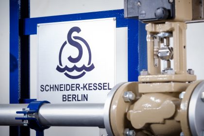 Das schneider-kessel berlin logo auf wand